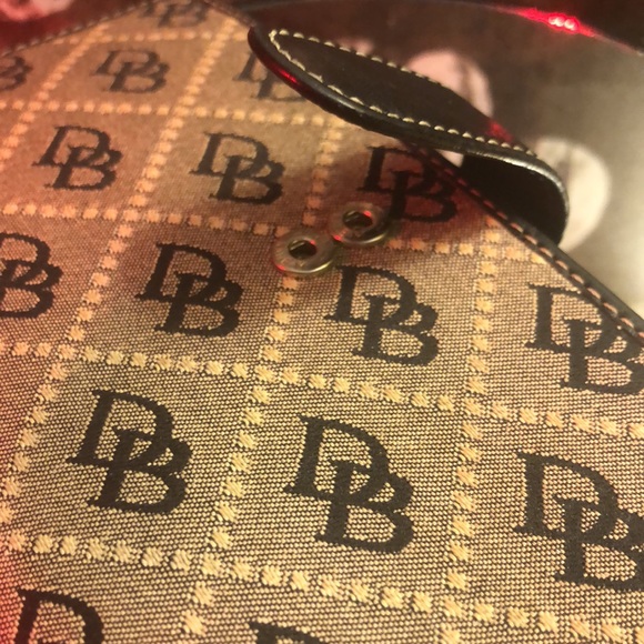 DB Signature Corner Zip Double Clutch / Wallet - Picture 10 of 11